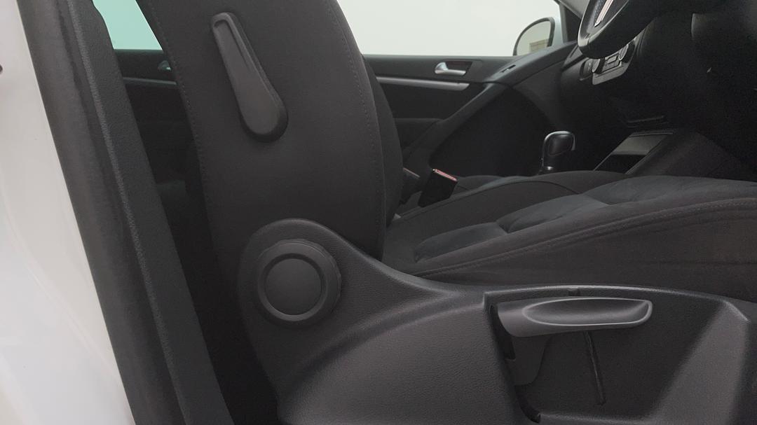 2015 Volkswagen Tiguan 132 Tsi (4x4), Automatic, 67665 km, Drivers Side Adjustment Panel