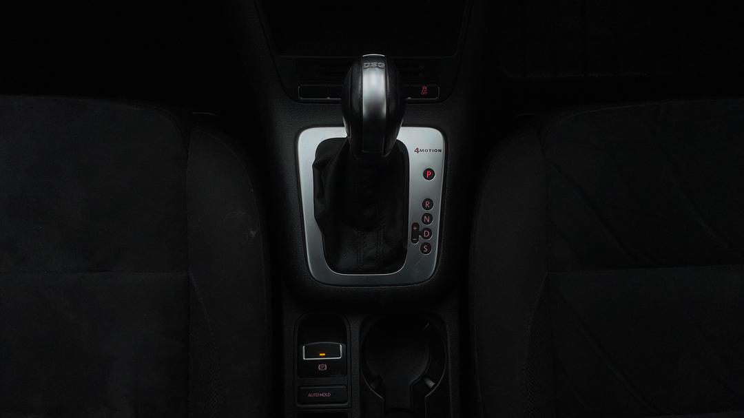 2015 Volkswagen Tiguan 132 Tsi (4x4), Automatic, 67665 km, Gear Lever 