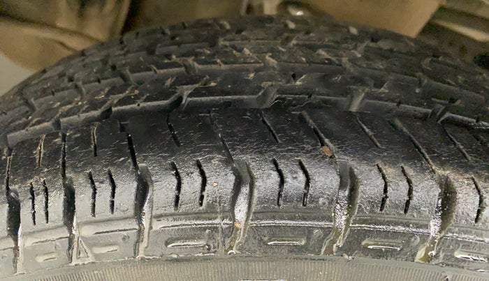 2014 Maruti Alto K10 VXI, CNG, Manual, 65,624 km, Left Rear Tyre Tread