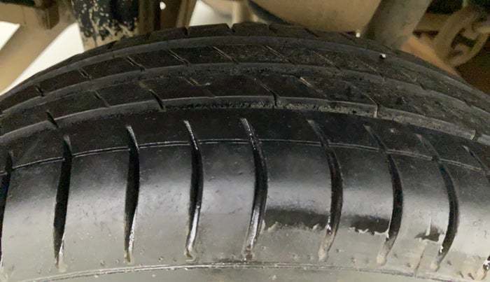 2014 Maruti Alto K10 VXI, CNG, Manual, 65,624 km, Right Rear Tyre Tread