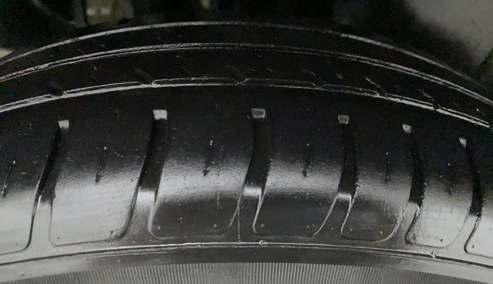 2019 Maruti Swift VXI, CNG, Manual, 71,735 km, Left Rear Tyre Tread