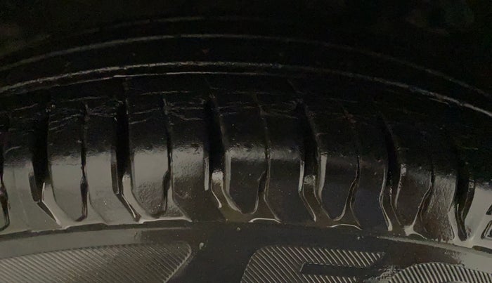 2014 Hyundai i10 SPORTZ 1.1, Petrol, Manual, 58,868 km, Right Rear Tyre Tread