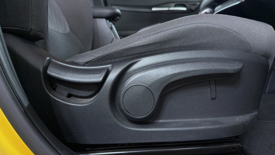 2019 Kia Seltos Sport (FWD), Automatic, 57804 km, Drivers Side Adjustment Panel