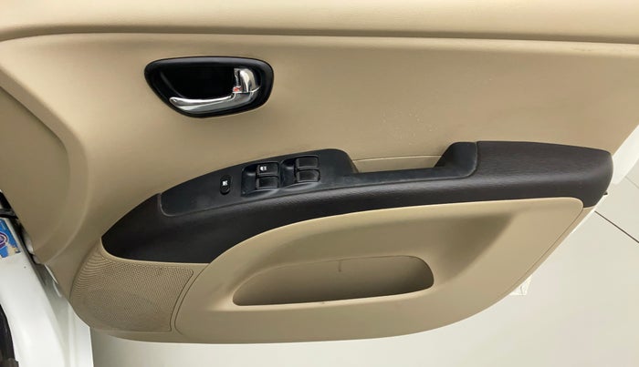 2011 Hyundai i10 MAGNA 1.1, Petrol, Manual, 51,440 km, Driver Side Door Panels Control