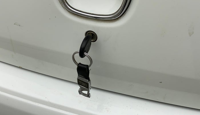 2011 Hyundai i10 MAGNA 1.1, Petrol, Manual, 51,440 km, Lock system - Boot door not opening through lever