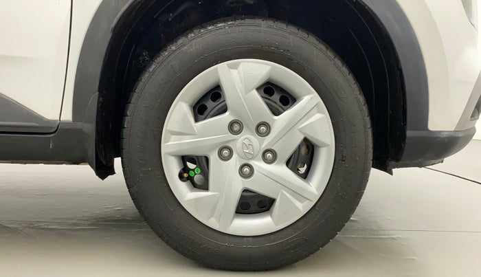 2022 Hyundai VENUE S+ 1.2, Petrol, Manual, 13,575 km, Right Front Wheel