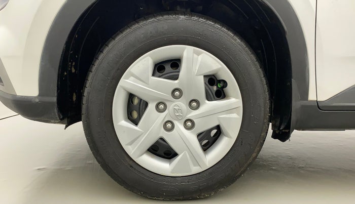 2022 Hyundai VENUE S+ 1.2, Petrol, Manual, 13,575 km, Left Front Wheel