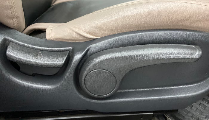 2015 Hyundai Elite i20 SPORTZ (O) 1.2, Petrol, Manual, 64,768 km, Driver Side Adjustment Panel