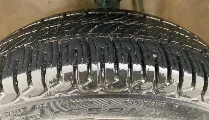 2009 Maruti Wagon R LXI, Petrol, Manual, 35,506 km, Left Front Tyre Tread