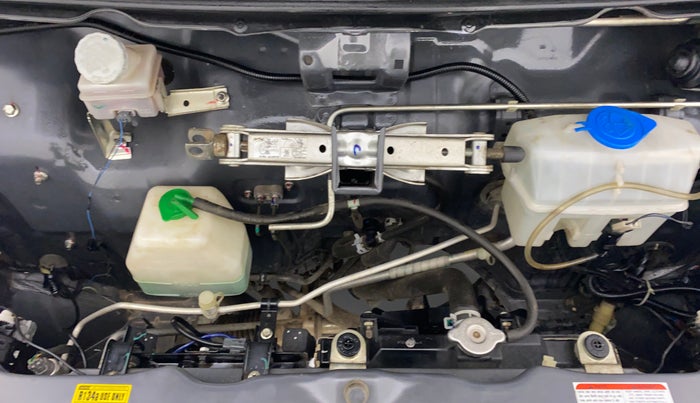 2018 Maruti Eeco 5 STR WITH AC PLUSHTR, Petrol, Manual, 38,094 km, Engine Bonet View