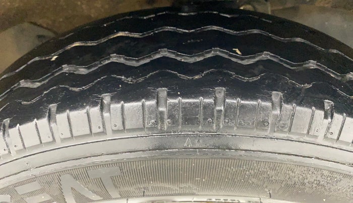 2018 Maruti Eeco 5 STR WITH AC PLUSHTR, Petrol, Manual, 38,094 km, Right Front Tyre Tread