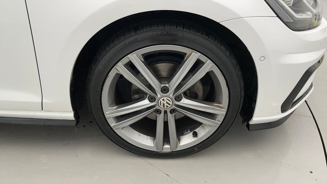 2020 Volkswagen Golf 110 Tsi Highline, Automatic, 62468 km, Right Front Wheel