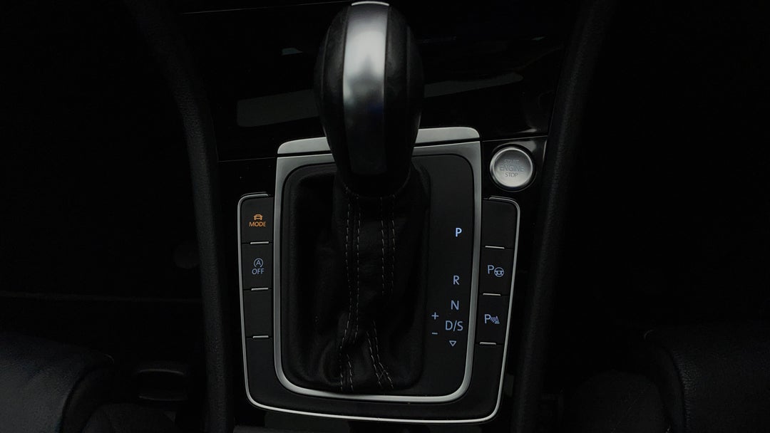 2020 Volkswagen Golf 110 Tsi Highline, Automatic, 62468 km, Gear Lever 