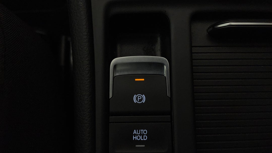 2020 Volkswagen Golf 110 Tsi Highline, Automatic, 62468 km, Handbrake