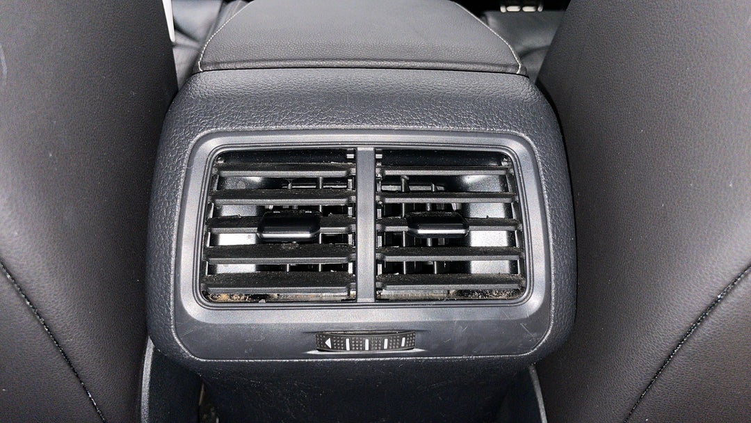 2020 Volkswagen Golf 110 Tsi Highline, Automatic, 62468 km, Rear A/C Vent