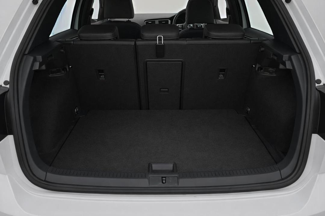 2020 Volkswagen Golf 110 Tsi Highline, Automatic, 62468 km, Boot Inside View