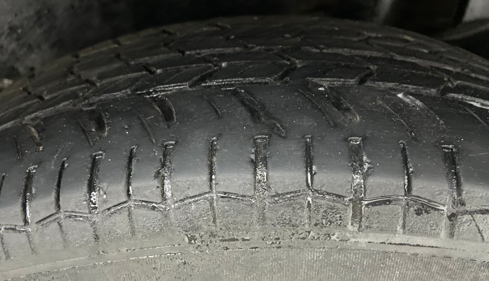 2019 Maruti Dzire VXI, Petrol, Manual, 17,510 km, Left Rear Tyre Tread