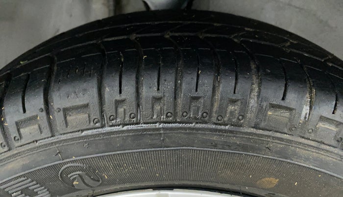2018 Maruti Alto 800 LXI, Petrol, Manual, 20,242 km, Right Front Tyre Tread