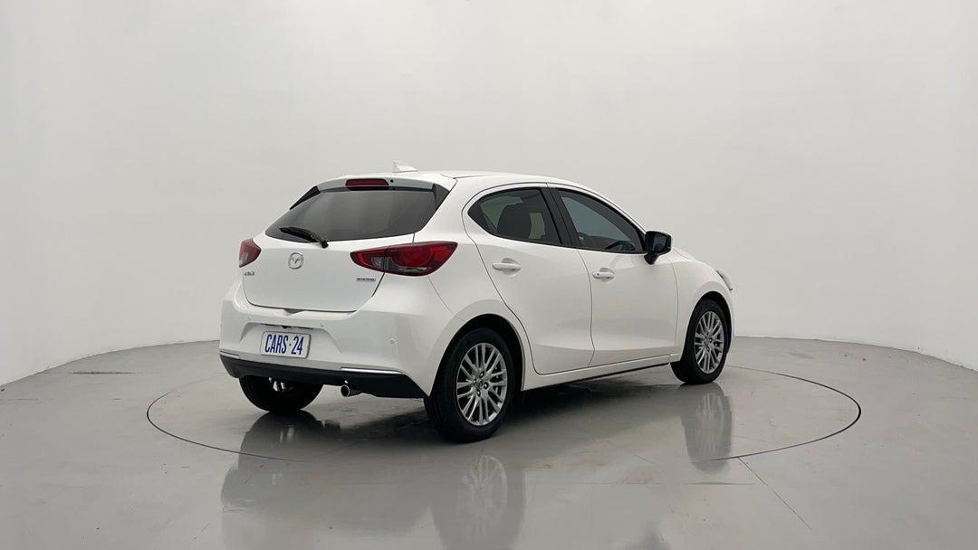 Right Back Diagonal (45- Degree) View