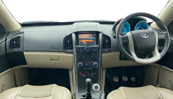 2016 Mahindra XUV500 W10, Diesel, Manual, 76,295 km, Dashboard