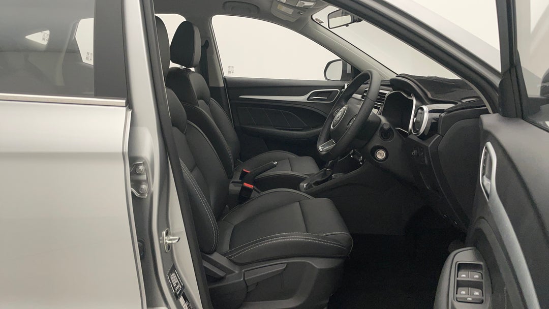 2024 MG ZS Excite, Automatic, 4112 km, Right Side Front Door Cabin View