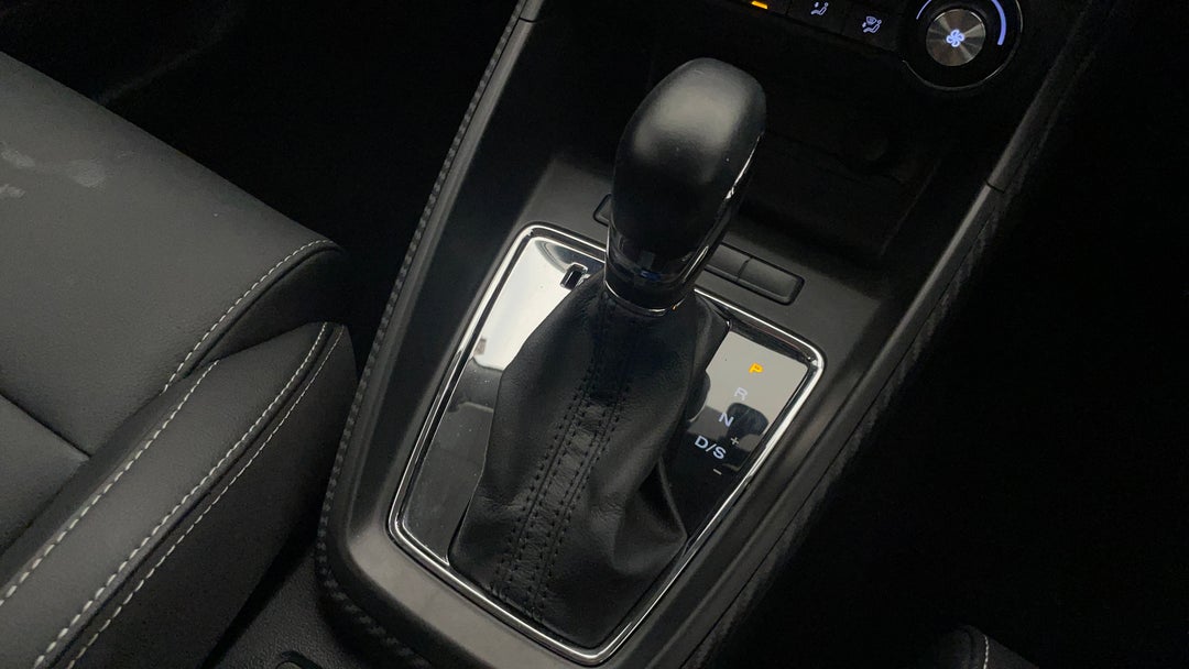 2024 MG ZS Excite, Automatic, 4112 km, Gear Lever 