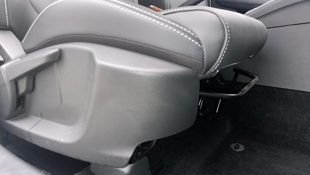 2024 MG ZS Excite, Automatic, 4112 km, Drivers Side Adjustment Panel