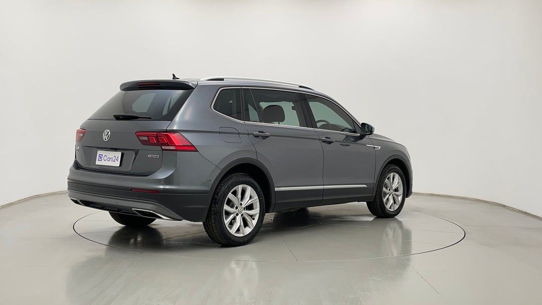 Right Back Diagonal (45- Degree) View