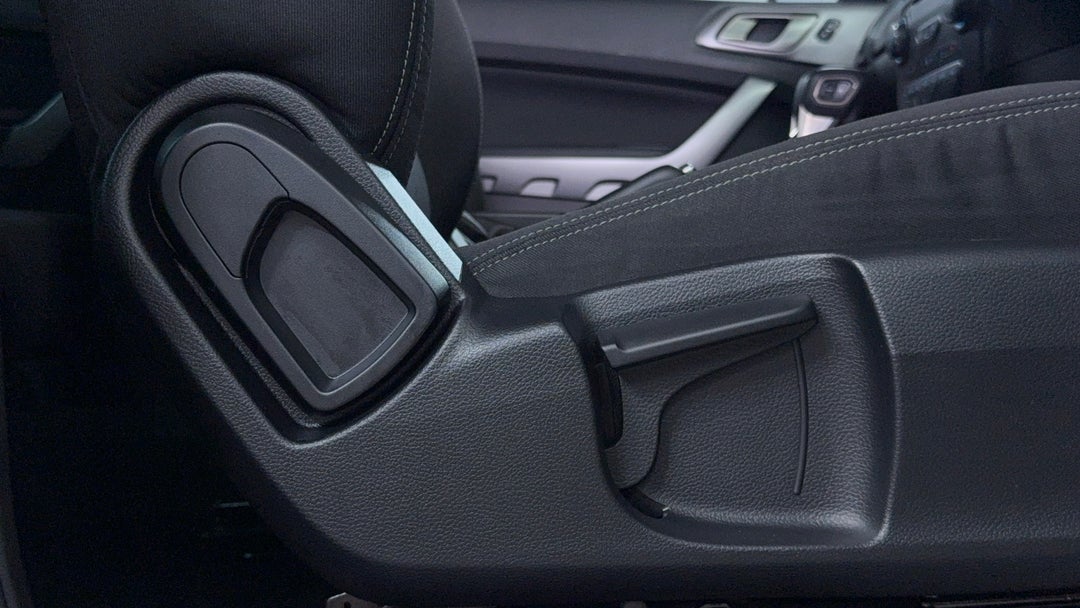 2021 Ford Ranger Xlt 2.0 (4x4), Automatic, 52011 km, Drivers Side Adjustment Panel