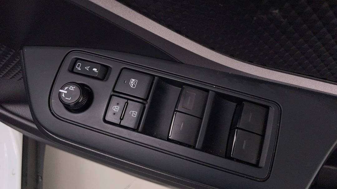 2022 Toyota C-HR Gxl (2wd), Automatic, 46425 km, Drivers Side Door Panel Controls