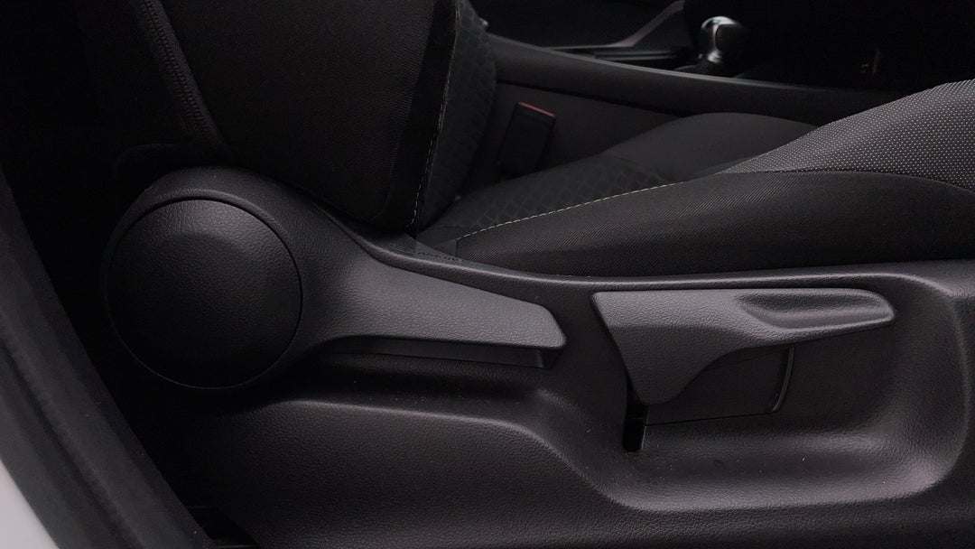 2022 Toyota C-HR Gxl (2wd), Automatic, 46425 km, Drivers Side Adjustment Panel