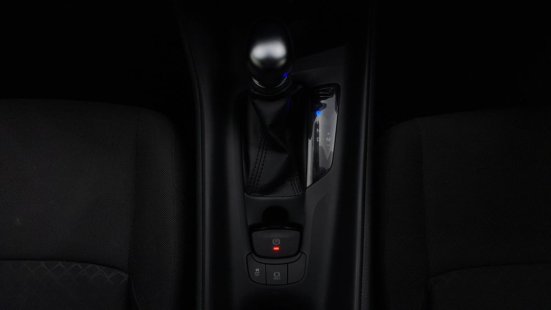 2022 Toyota C-HR Gxl (2wd), Automatic, 46425 km, Gear Lever 