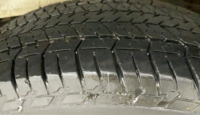 2017 Mahindra Scorpio S11 2WD, Diesel, Manual, 33,074 km, Left Rear Tyre Tread