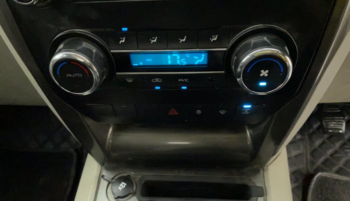 2017 Mahindra Scorpio S11 2WD, Diesel, Manual, 33,074 km, AC Unit - Directional switch has minor damage