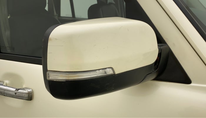 2017 Mahindra Scorpio S11 2WD, Diesel, Manual, 33,074 km, Right rear-view mirror - Minor scratches