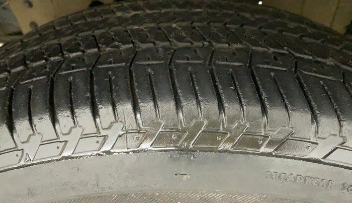 2017 Mahindra Scorpio S11 2WD, Diesel, Manual, 33,074 km, Right Front Tyre Tread