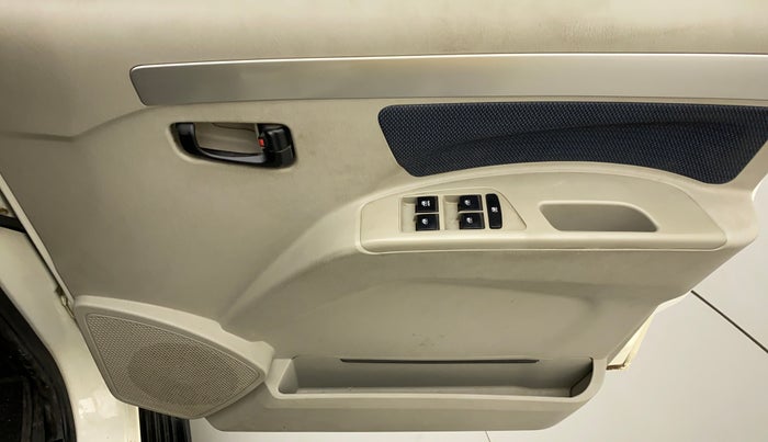 2017 Mahindra Scorpio S11 2WD, Diesel, Manual, 33,074 km, Driver Side Door Panels Control