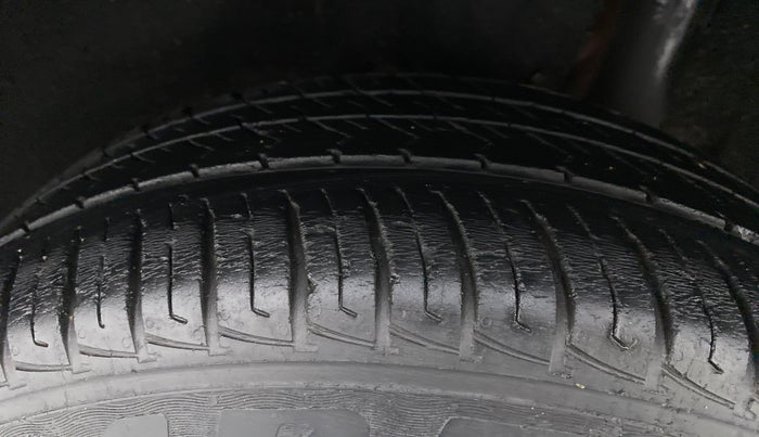 2018 Maruti Vitara Brezza VDI, Diesel, Manual, 48,627 km, Left Rear Tyre Tread