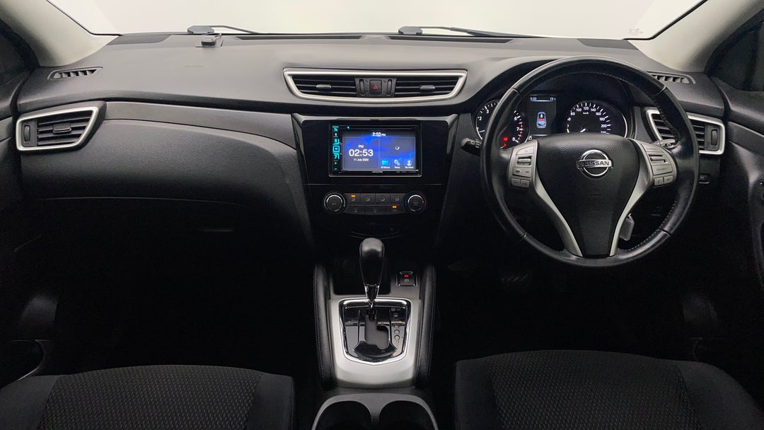 2015 Nissan Qashqai St, Automatic, 111164 km, Dashboard View
