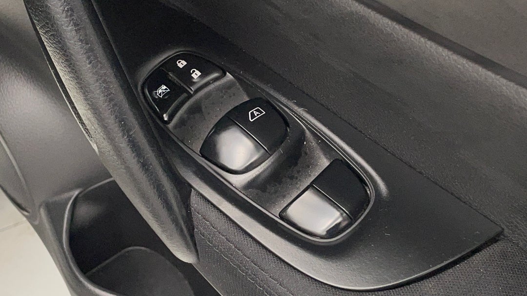 2015 Nissan Qashqai St, Automatic, 111164 km, Drivers Side Door Panel Controls