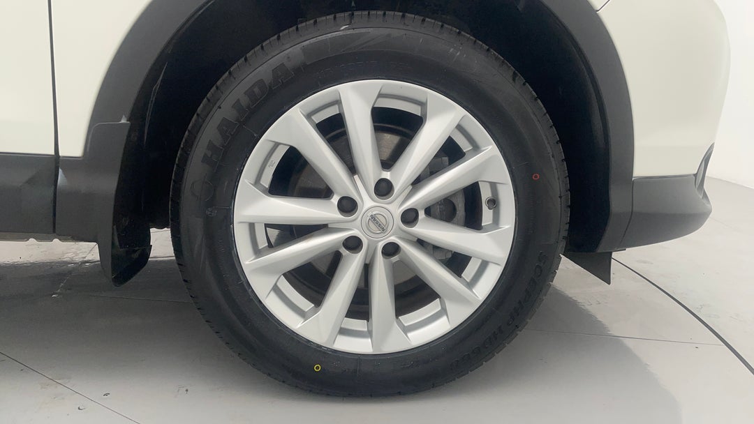 2015 Nissan Qashqai St, Automatic, 111164 km, Right Front Wheel