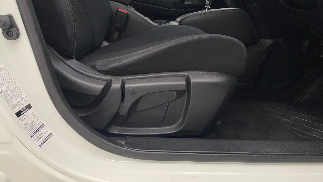 2015 Nissan Qashqai St, Automatic, 111164 km, Drivers Side Adjustment Panel