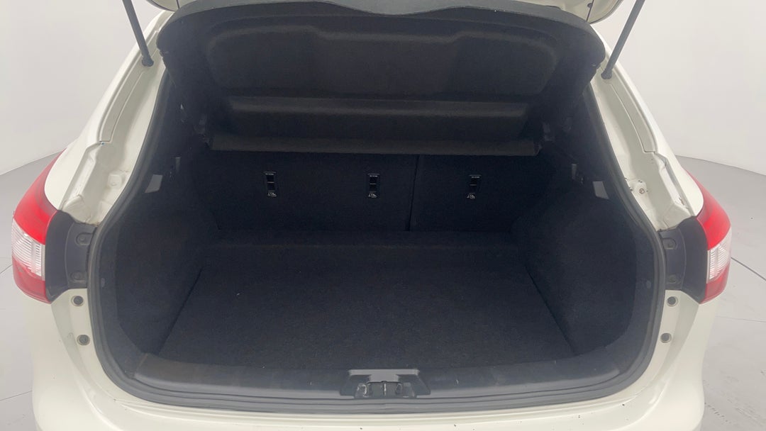 2015 Nissan Qashqai St, Automatic, 111164 km, Boot Inside View