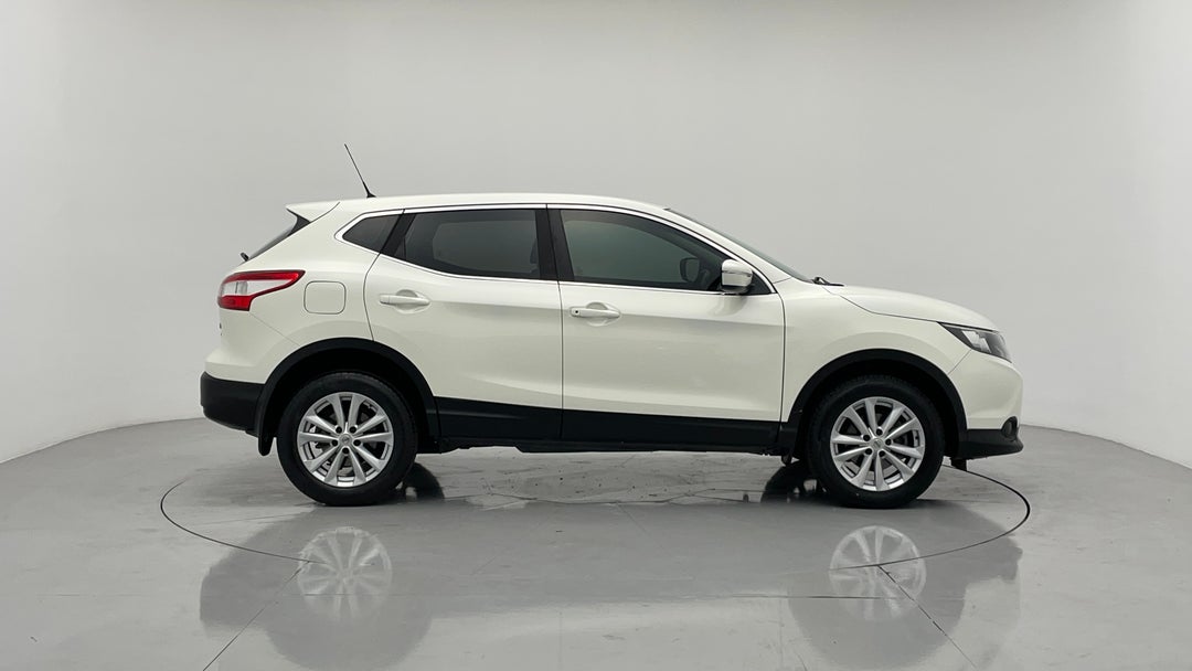 2015 Nissan Qashqai St, Automatic, 111164 km, Right Side View