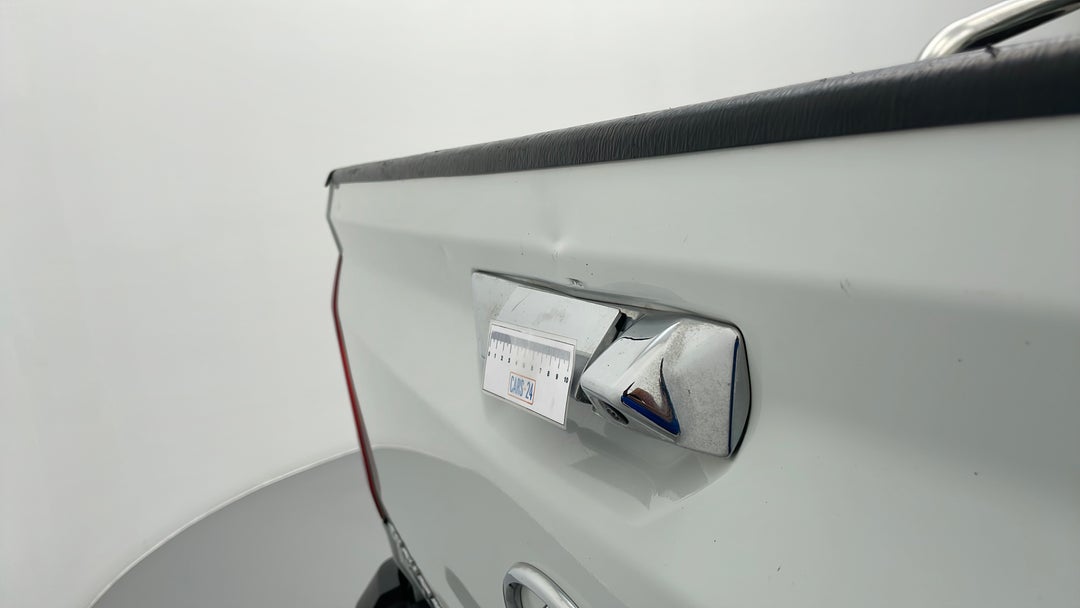 Boot / Tailgate Tailgate Dent