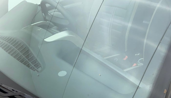 2016 Renault Duster RXL PETROL, Petrol, Manual, 25,166 km, Front windshield - Minor spot on windshield