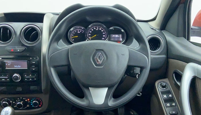 2016 Renault Duster RXL PETROL, Petrol, Manual, 25,166 km, Steering Wheel Close Up