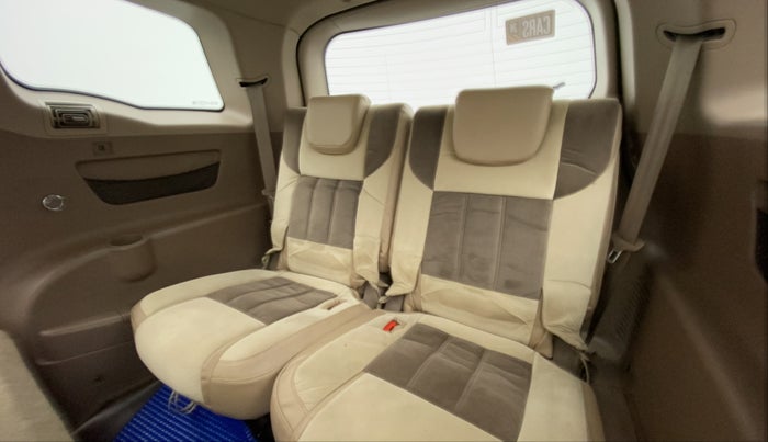 2015 Mahindra XUV500 W4, Diesel, Manual, Third Seat Row ( optional )