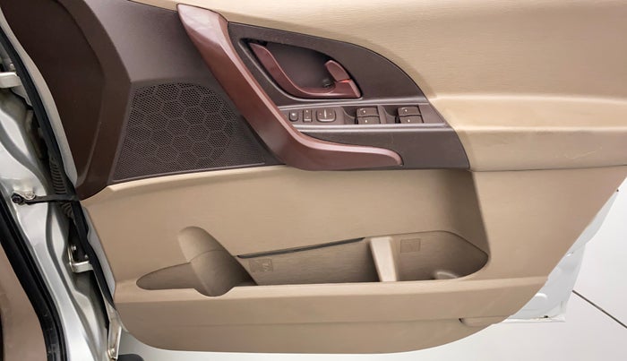 2015 Mahindra XUV500 W4, Diesel, Manual, Driver Side Door Panels Control