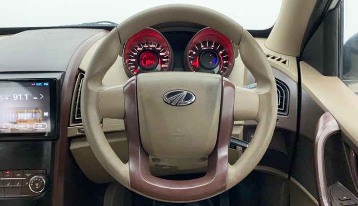 2015 Mahindra XUV500 W4, Diesel, Manual, Steering Wheel Close Up